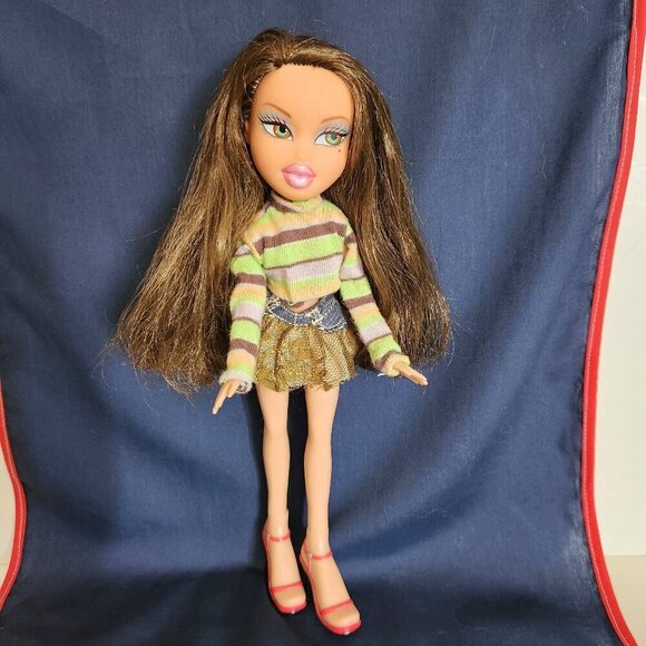 Bratz Yasmin Doll MGA 2001 Brown Hair Brown & Green Eyes Pink Lips Cloth… - Picture 1 of 11